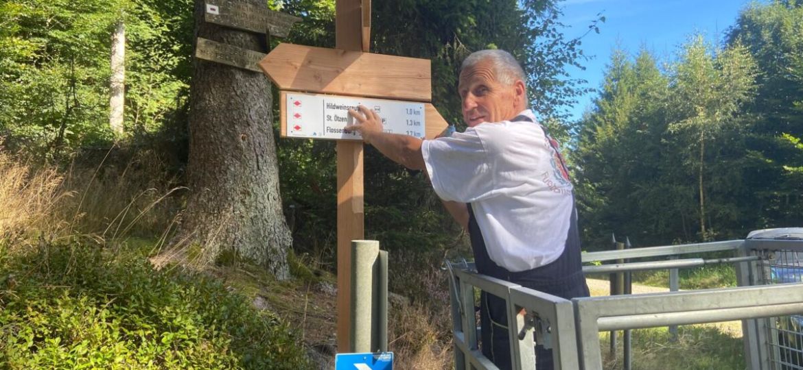Gemeinde-und-Ehrenamt-erneuern-Beschilderung-auf-sechs-Wanderwegen-scaled